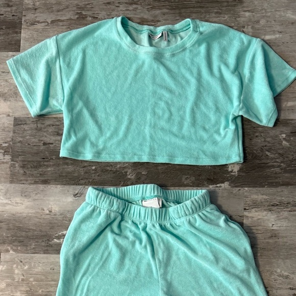 Mint Green Cropped Top and Joggers Set - Picture 3 of 4